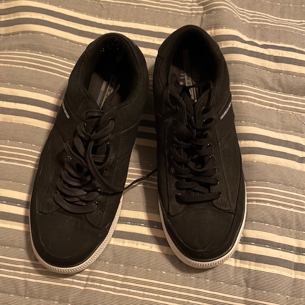 Lightly worn mens sketchers